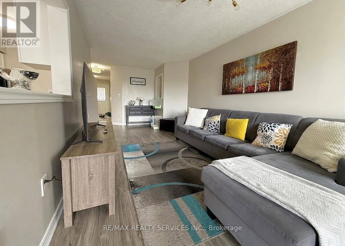 47 Quarry Edge Drive, Brampton, Ontario  L6V 4M7 - Photo 6 - W13107048