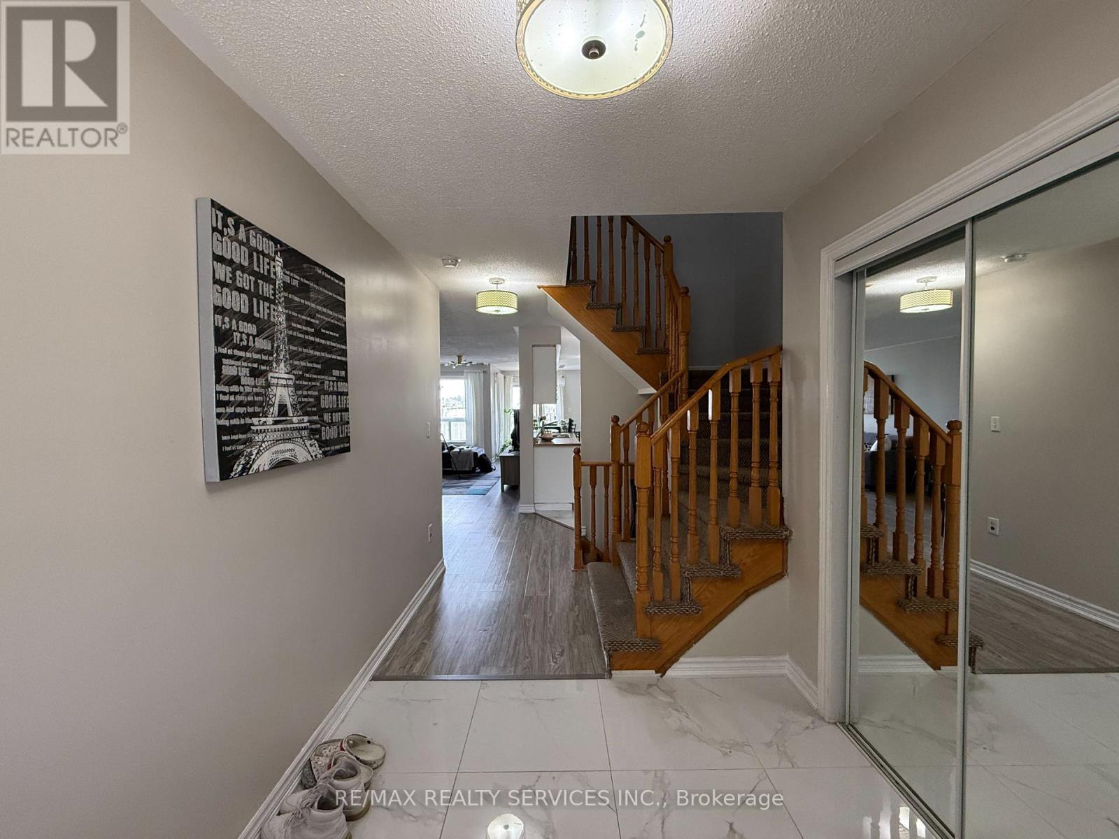 47 Quarry Edge Drive, Brampton, Ontario  L6V 4M7 - Photo 5 - W13107048