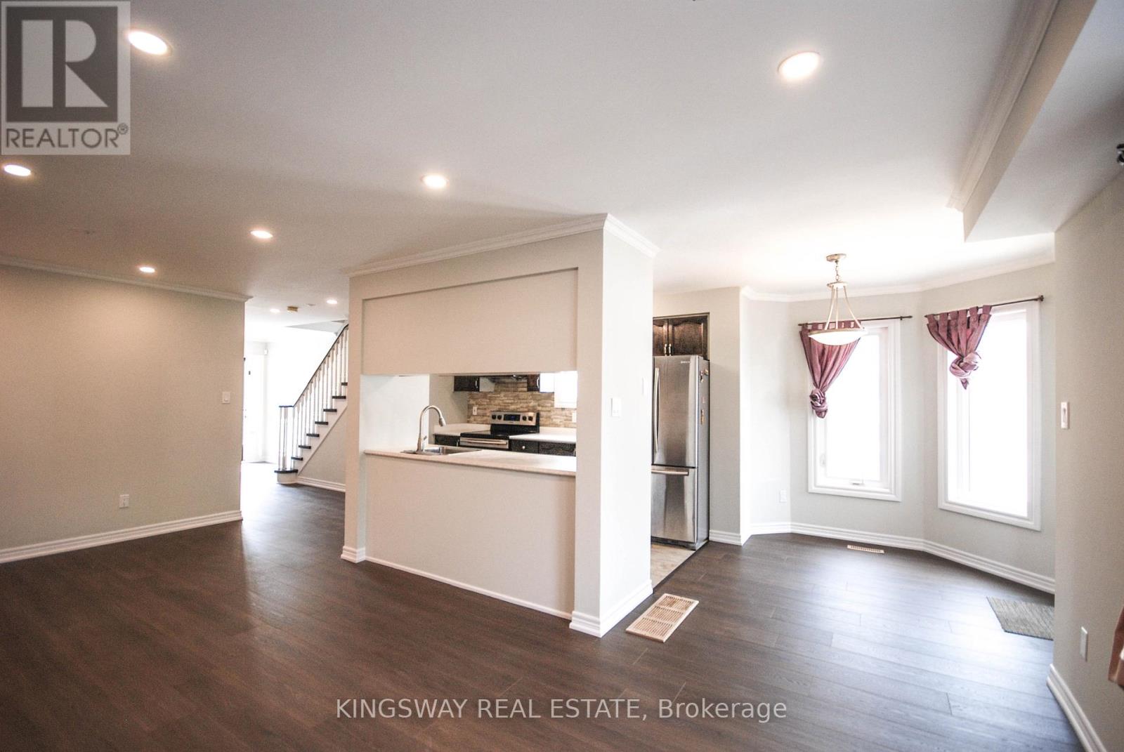 10 - 1485 Torrington Drive, Mississauga, Ontario  L5V 1Y3 - Photo 3 - W13107644