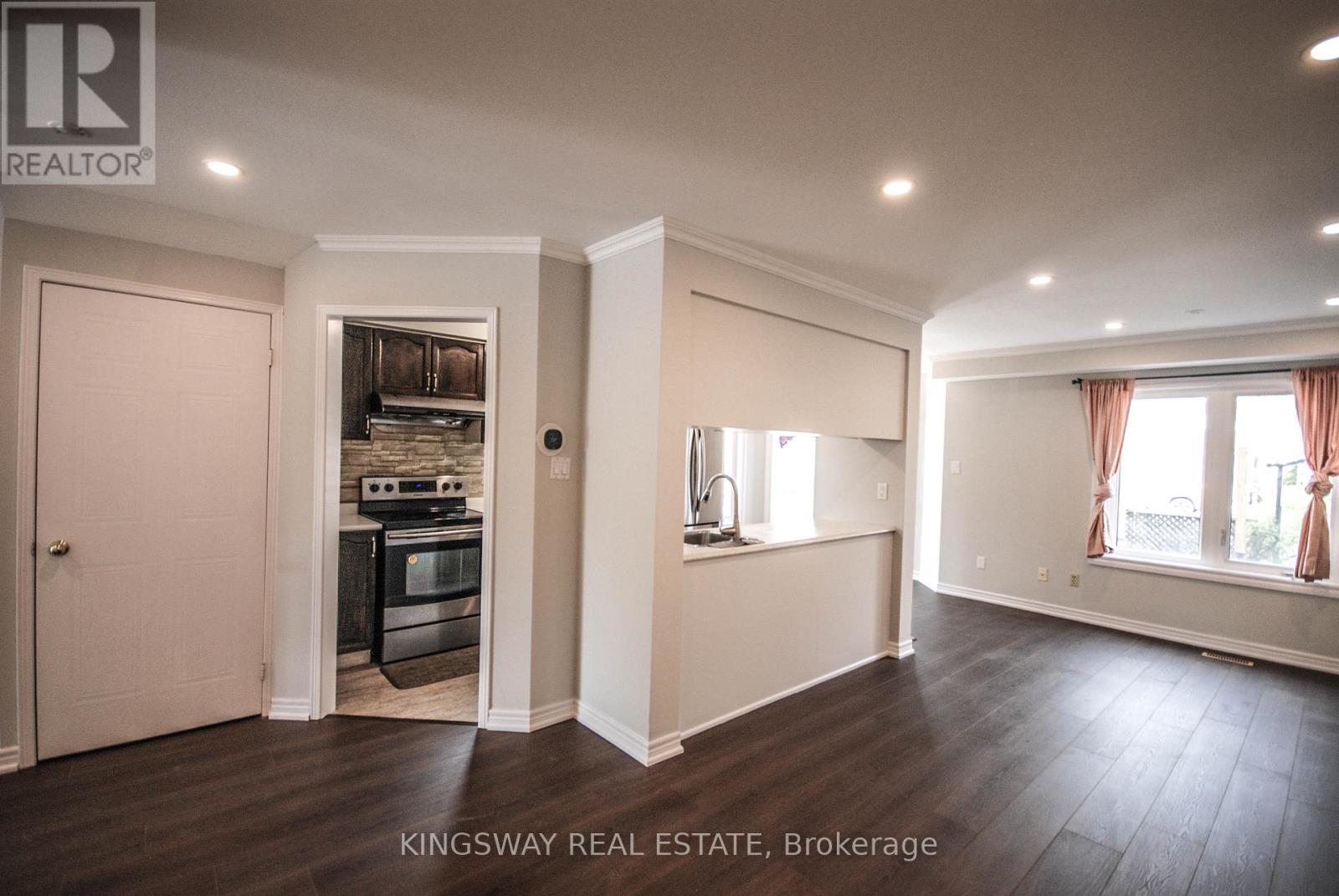 10 - 1485 Torrington Drive, Mississauga, Ontario  L5V 1Y3 - Photo 4 - W13107644