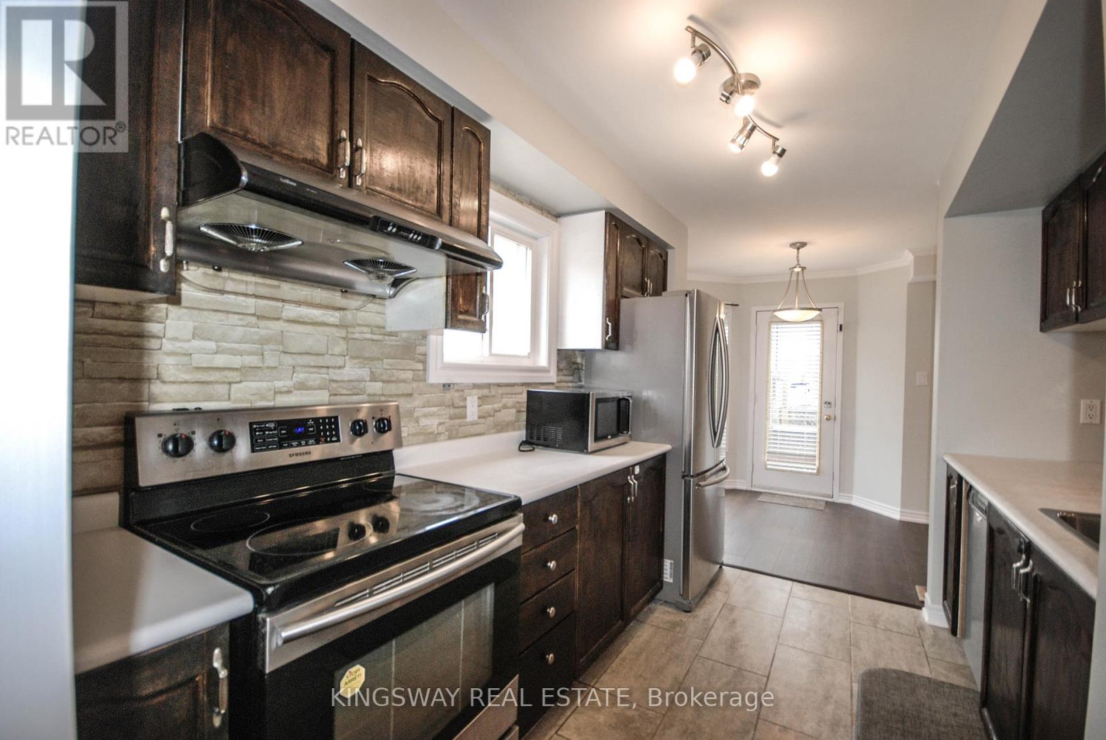 10 - 1485 Torrington Drive, Mississauga, Ontario  L5V 1Y3 - Photo 6 - W13107644