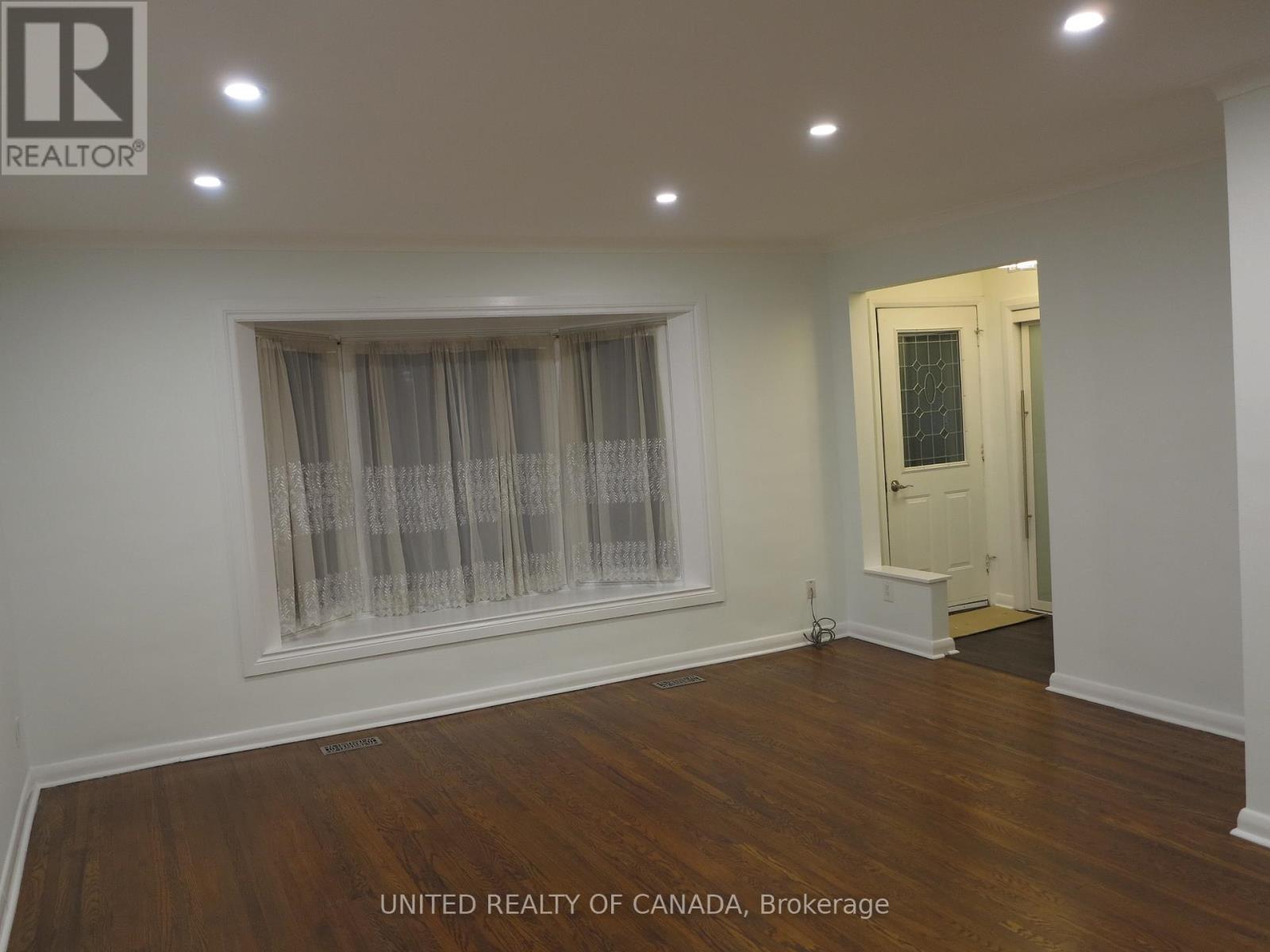 45 Bayview Parkway, Newmarket, Ontario  L3Y 3W2 - Photo 6 - N13107670