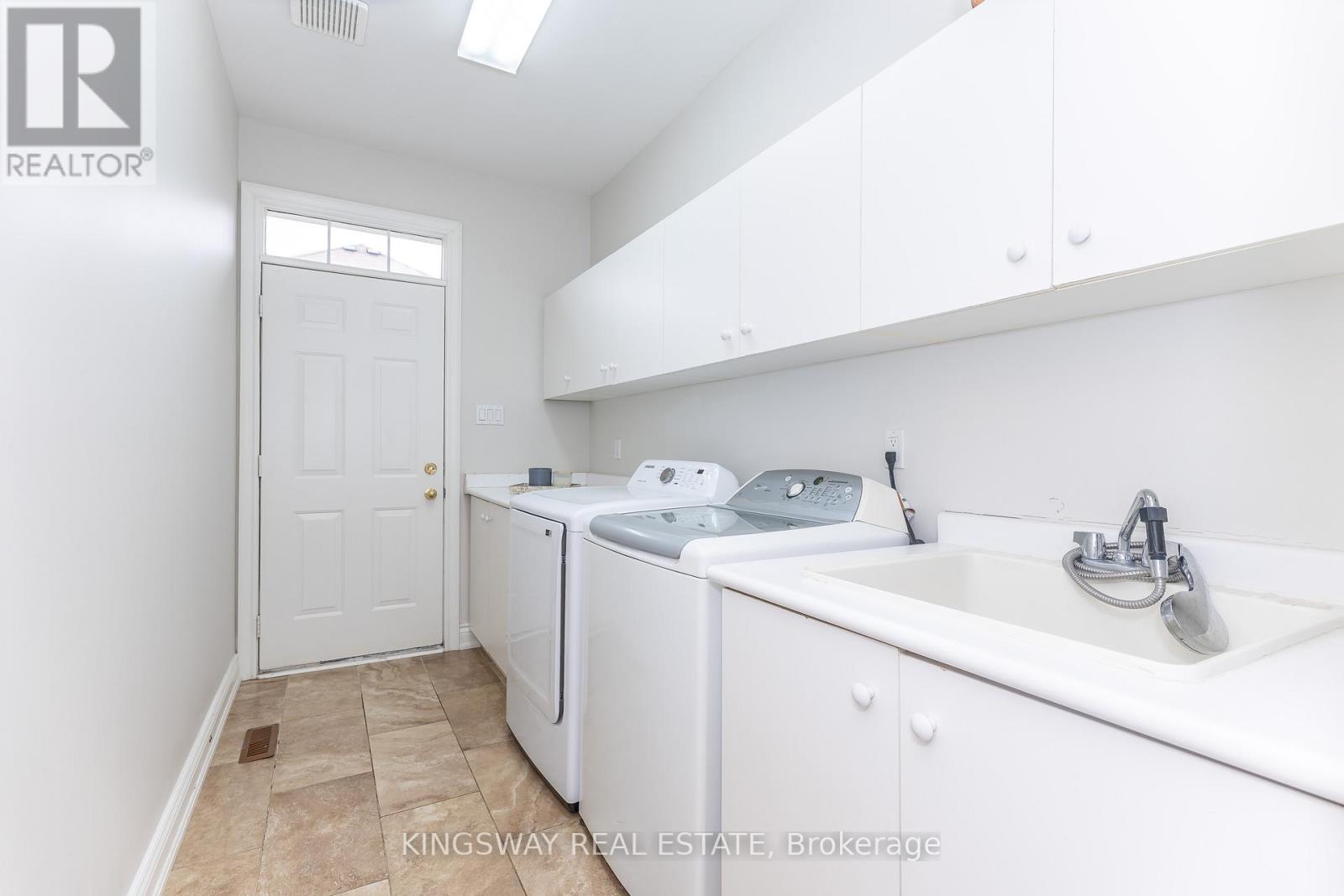 57 Mcmullen Drive, Whitchurch-Stouffville, Ontario  L4A 7X4 - Photo 6 - N13107672