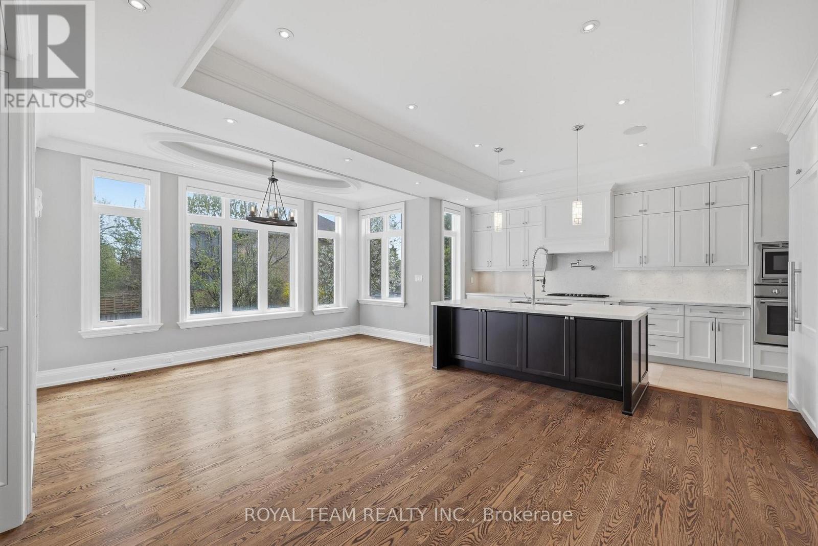 130 Elmwood Avenue, Richmond Hill, Ontario  L4C 1K9 - Photo 14 - N13107716