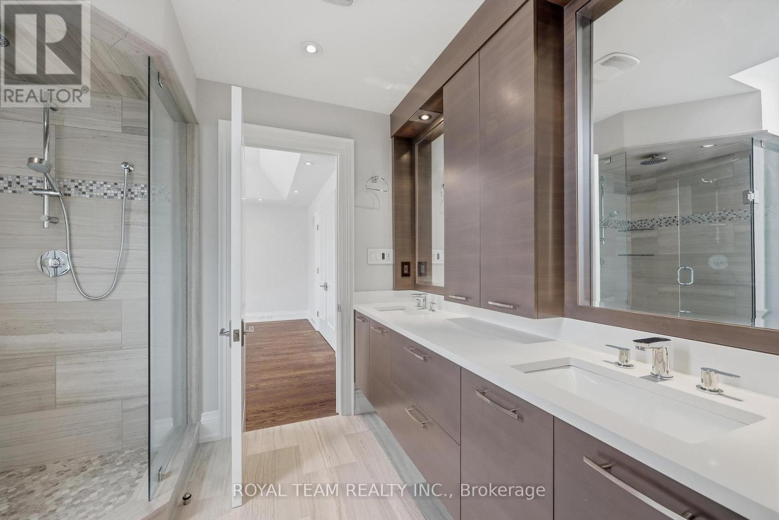 130 Elmwood Avenue, Richmond Hill, Ontario  L4C 1K9 - Photo 34 - N13107716