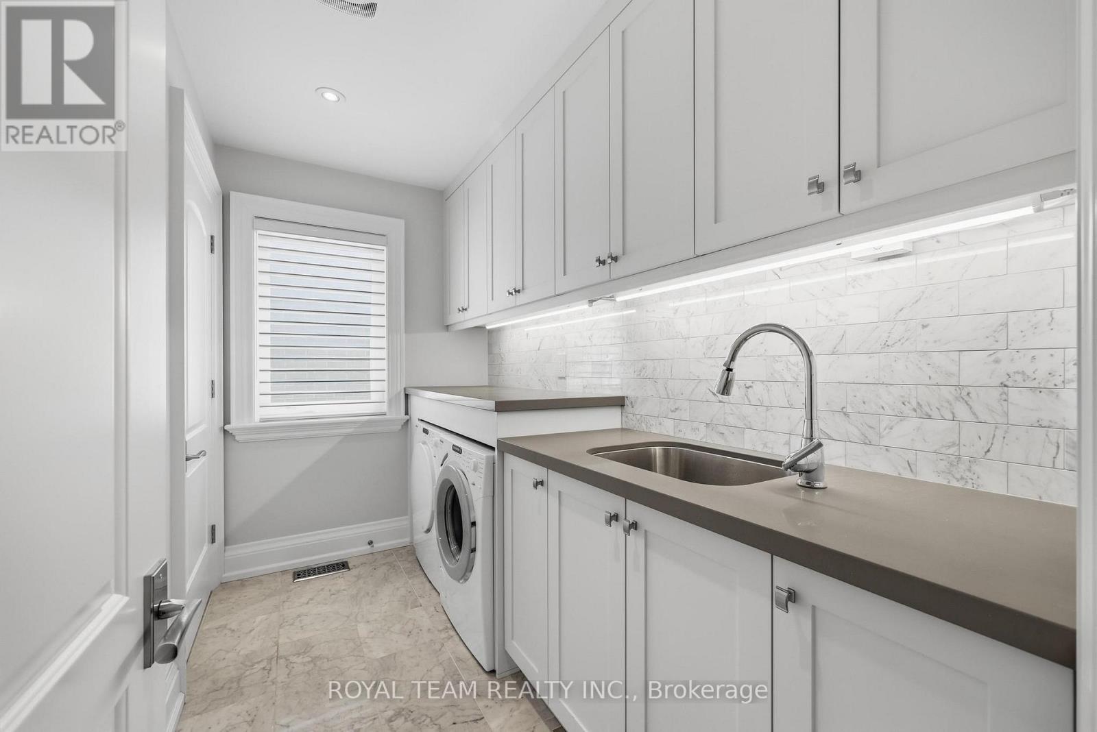 130 Elmwood Avenue, Richmond Hill, Ontario  L4C 1K9 - Photo 38 - N13107716