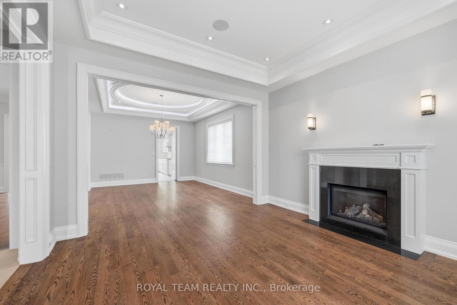 130 Elmwood Avenue, Richmond Hill, Ontario  L4C 1K9 - Photo 4 - N13107716