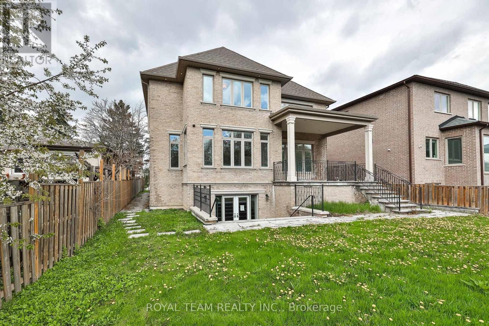 130 Elmwood Avenue, Richmond Hill, Ontario  L4C 1K9 - Photo 47 - N13107716