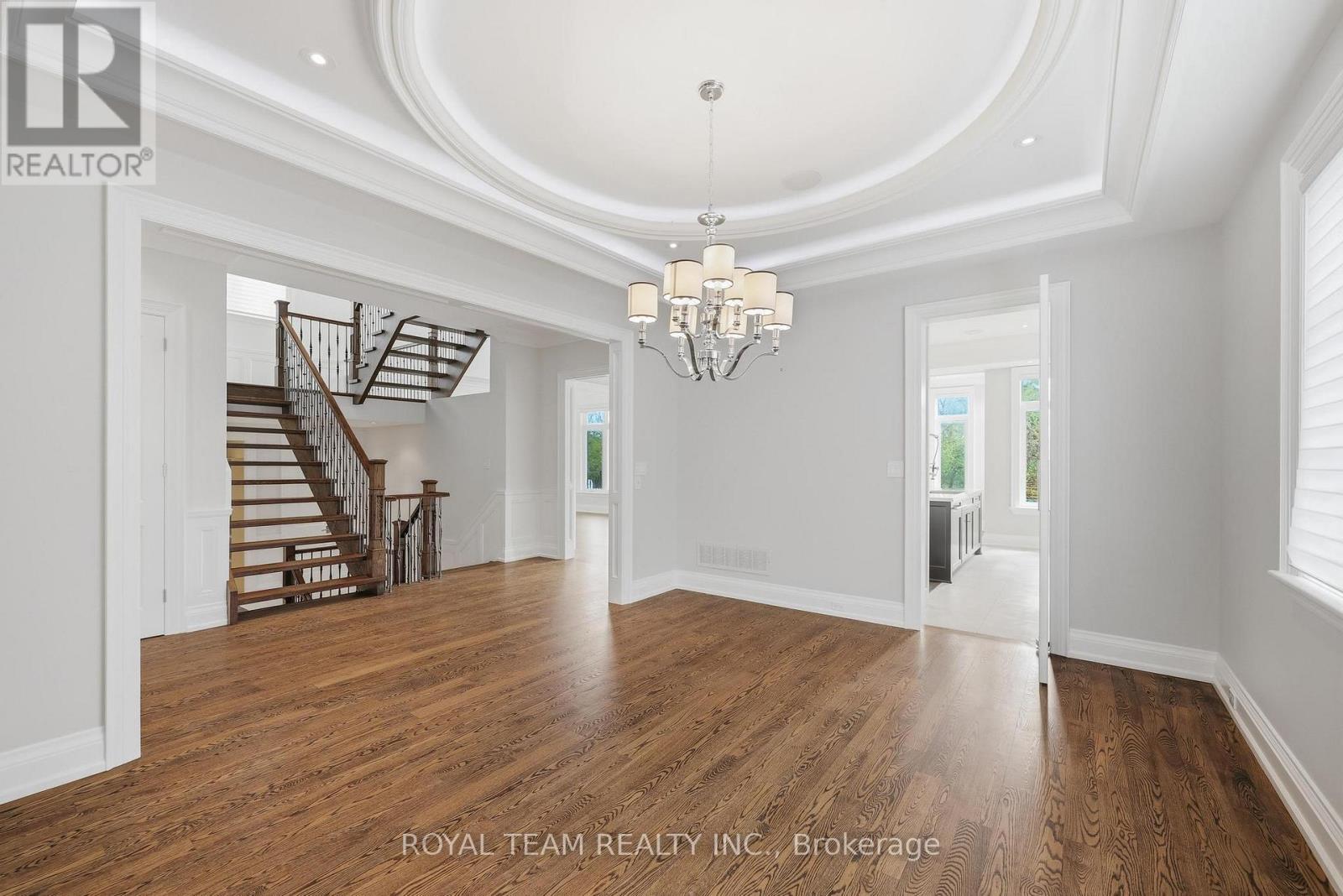 130 Elmwood Avenue, Richmond Hill, Ontario  L4C 1K9 - Photo 6 - N13107716