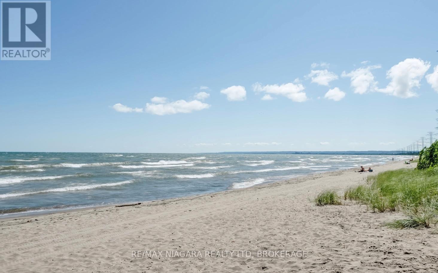 1069 Beach Boulevard, Hamilton, Ontario  L8H 6Z9 - Photo 2 - X12950128