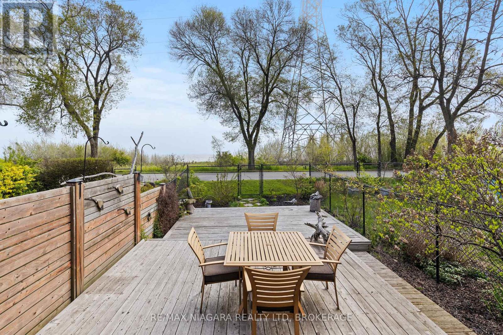 1069 Beach Boulevard, Hamilton, Ontario  L8H 6Z9 - Photo 7 - X12950128