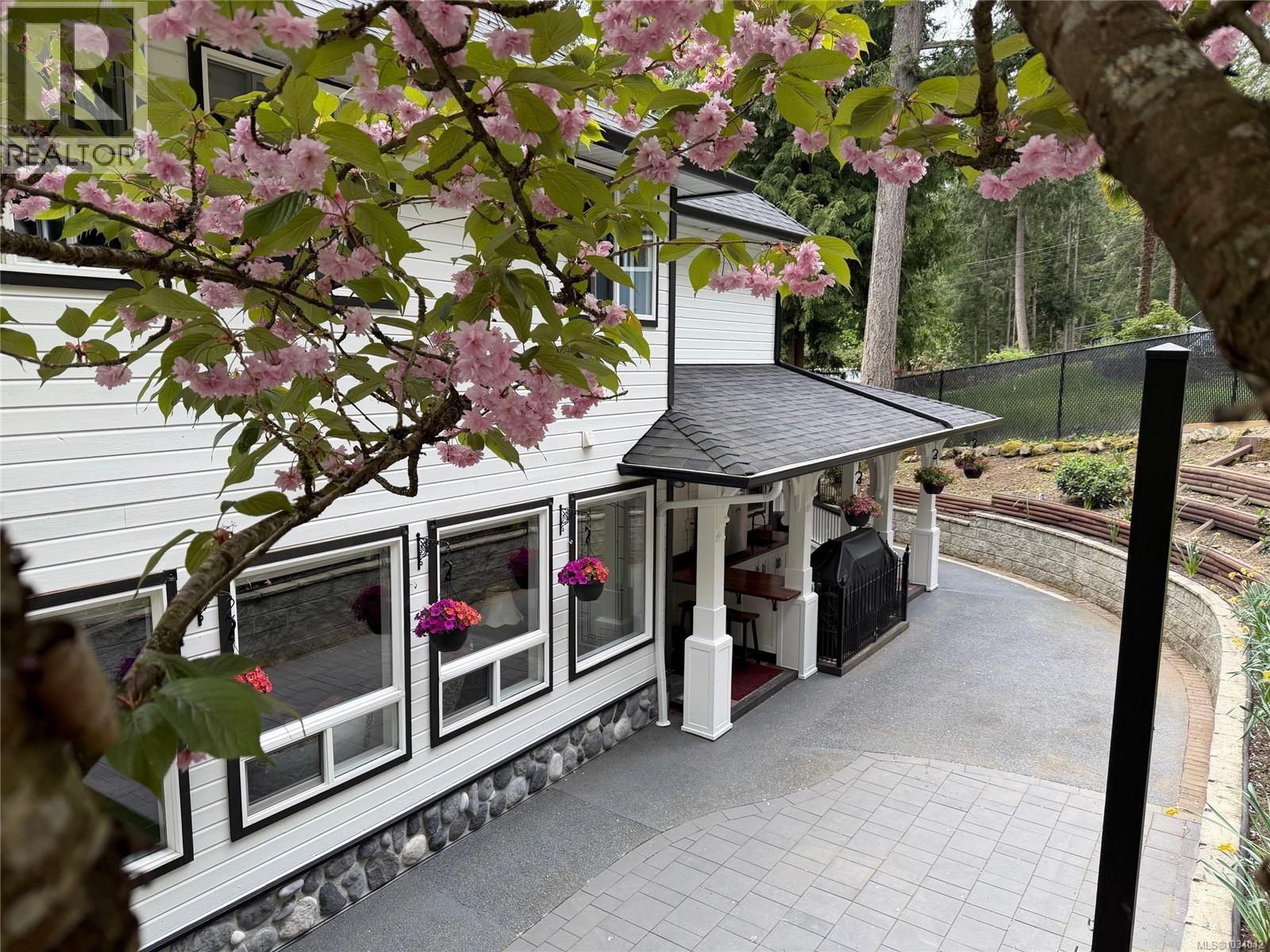 7072 Willis Point Rd, Central Saanich, British Columbia  V9E 2A1 - Photo 5 - 1034042