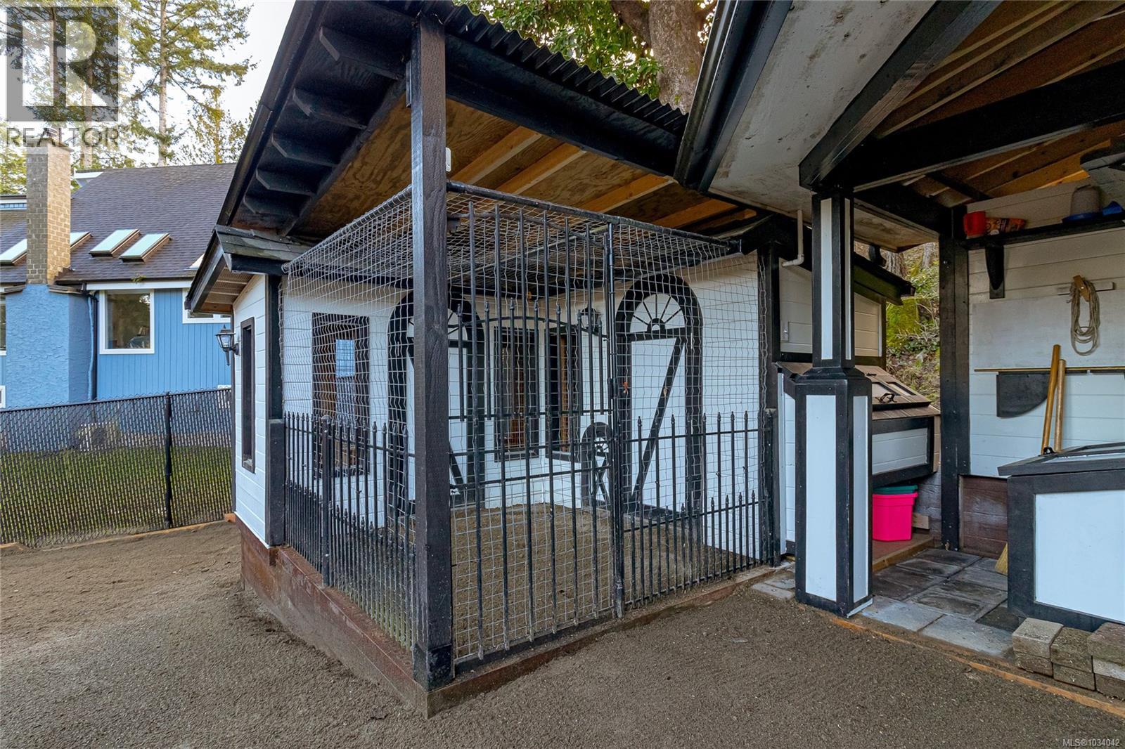7072 Willis Point Rd, Central Saanich, British Columbia  V9E 2A1 - Photo 48 - 1034042