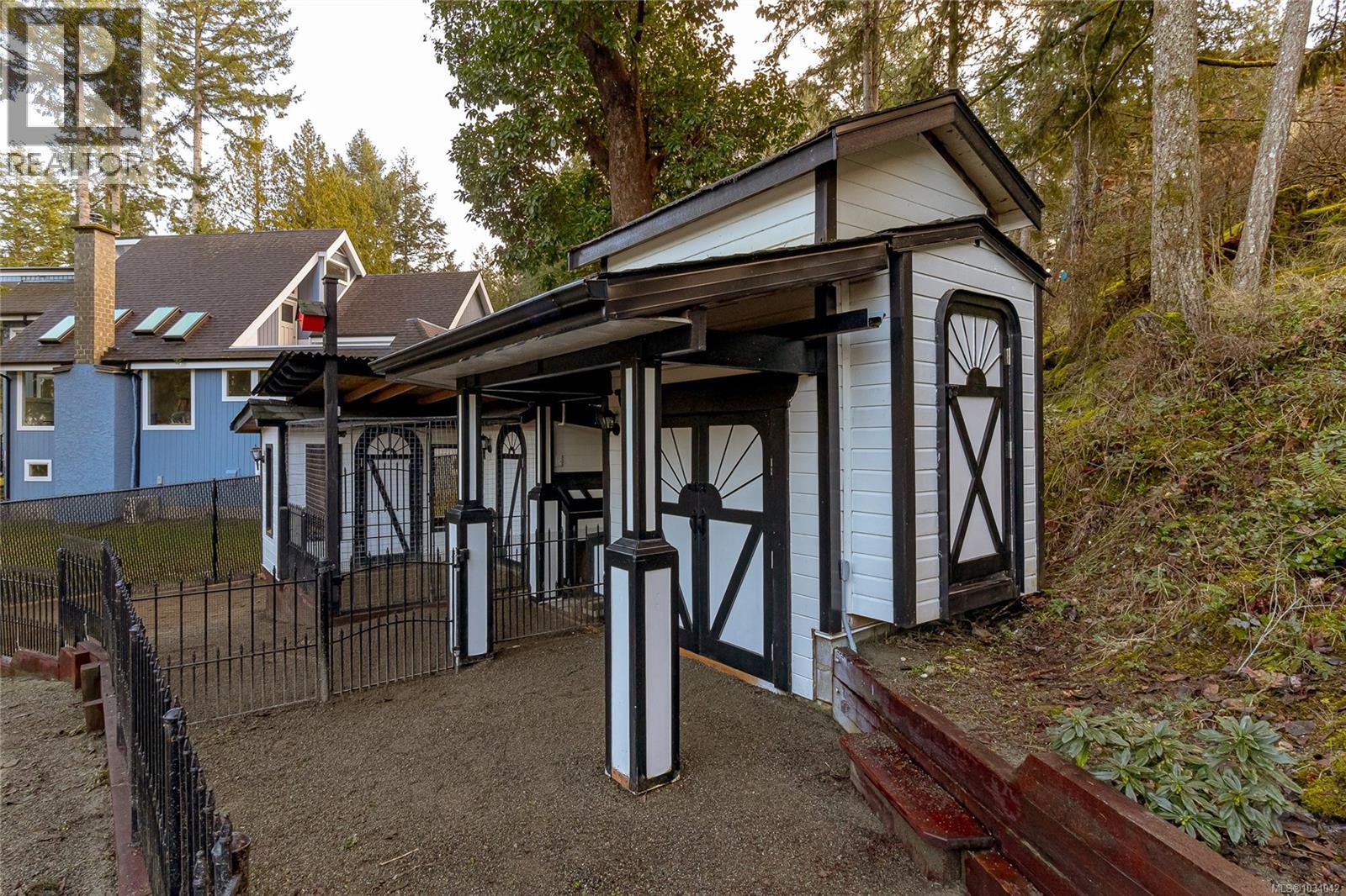 7072 Willis Point Rd, Central Saanich, British Columbia  V9E 2A1 - Photo 46 - 1034042