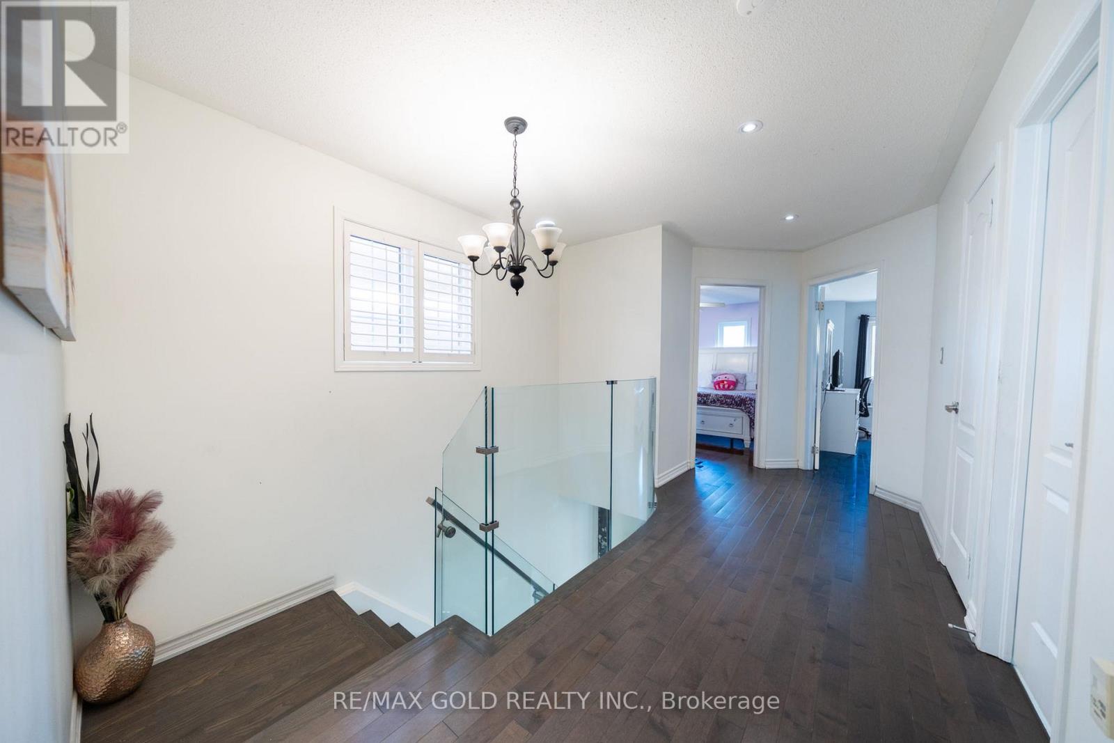 19 Spring Valley Court, Brampton, Ontario  L6P 2E6 - Photo 32 - W13107708
