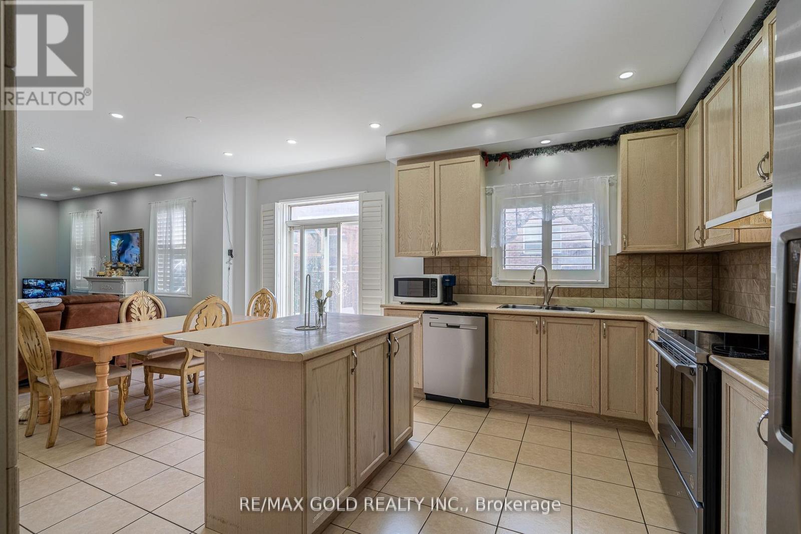 10 Sugarcane Avenue, Brampton, Ontario  L6R 3C8 - Photo 10 - W13107722