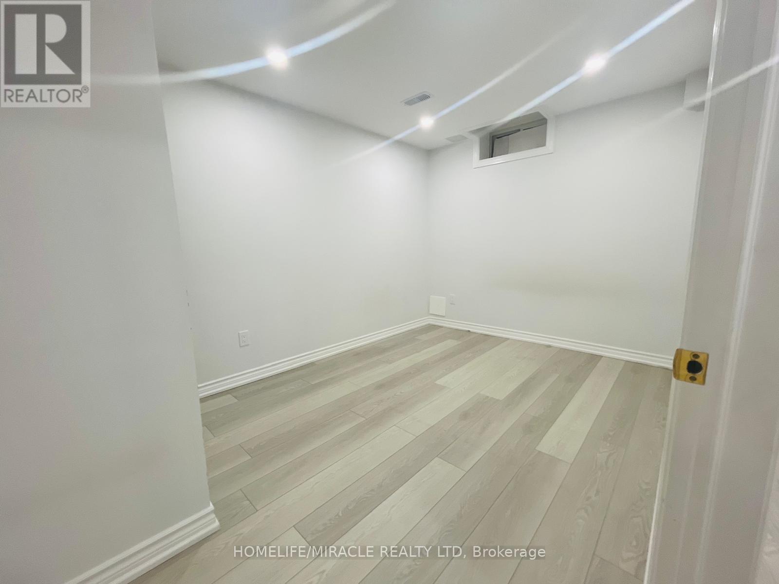 Bsmt - 71 Aspermont Crescent, Brampton, Ontario  L6P 3Z3 - Photo 2 - W13107454