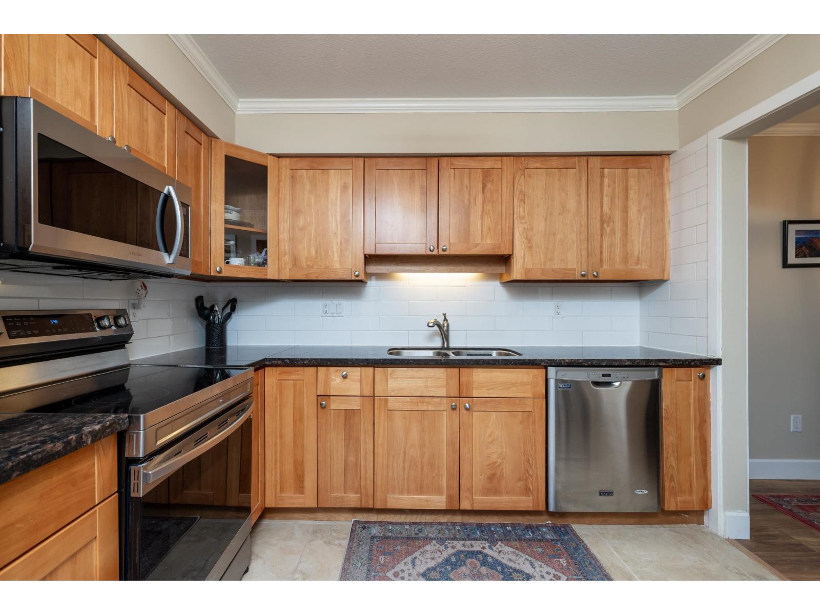 205 1459 Blackwood Street, White Rock, British Columbia  V4B 3V6 - Photo 6 - R3111288
