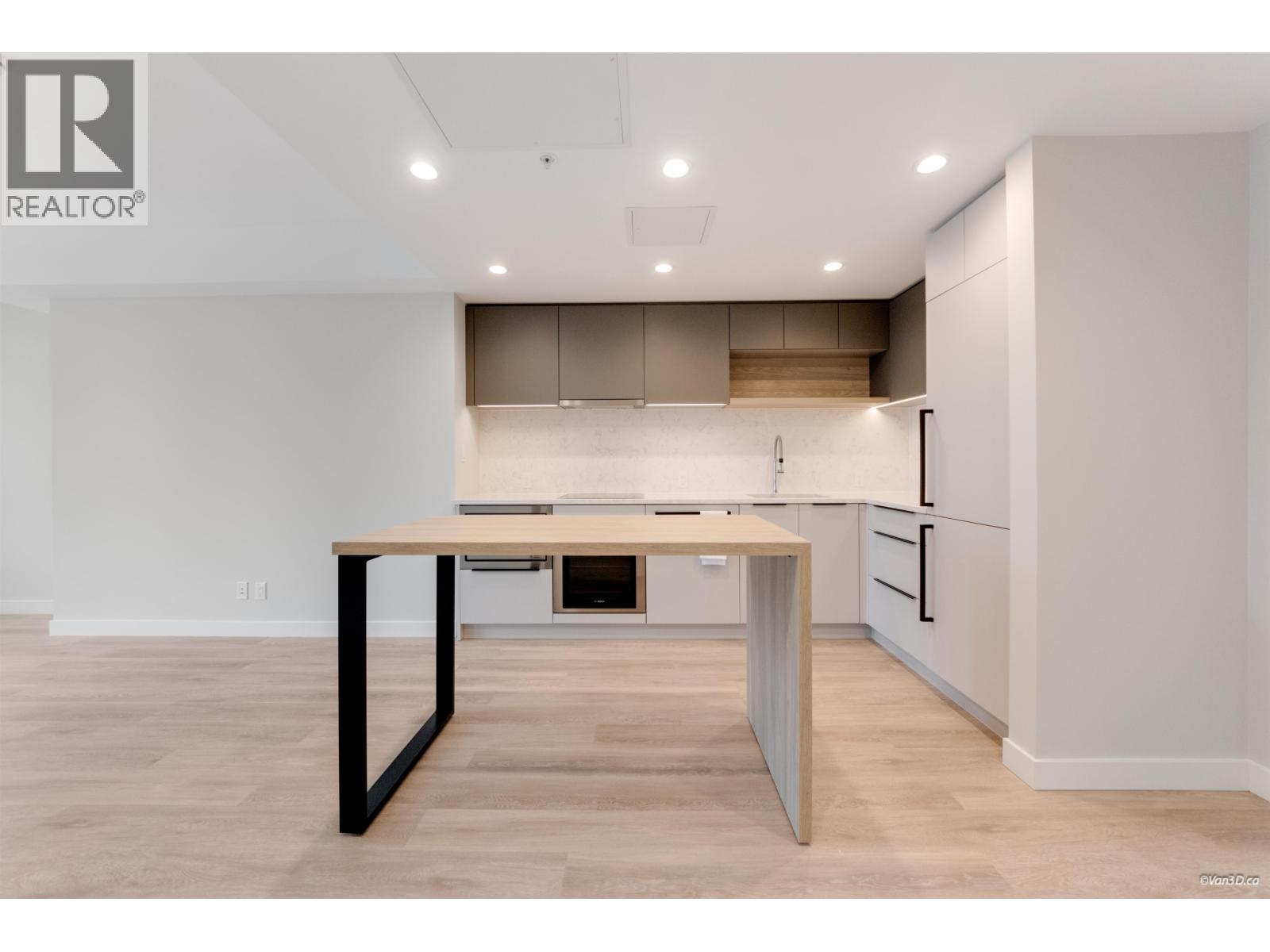 1008 567 Emerson Street, Coquitlam, British Columbia  V3J 0M8 - Photo 3 - R3120443