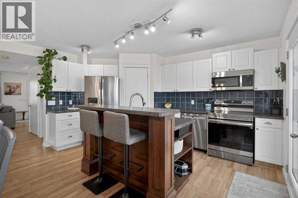 54 Tuscany Valley Rise NW, Calgary, Alberta  T3L 2J1 - Photo 2 - A2293392
