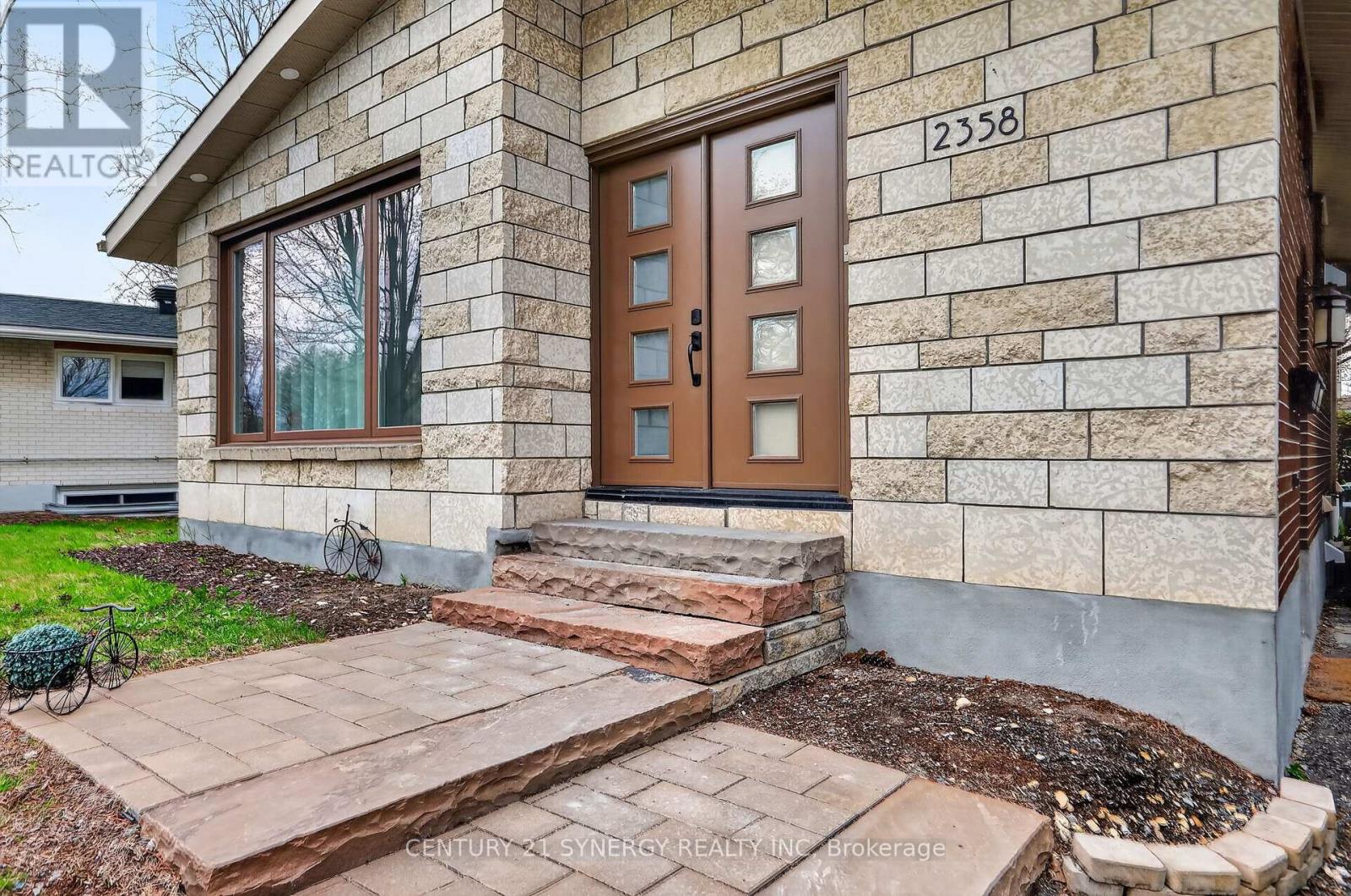 2358 Joliffe Street, Ottawa, Ontario  K1G 1H2 - Photo 2 - X13107740