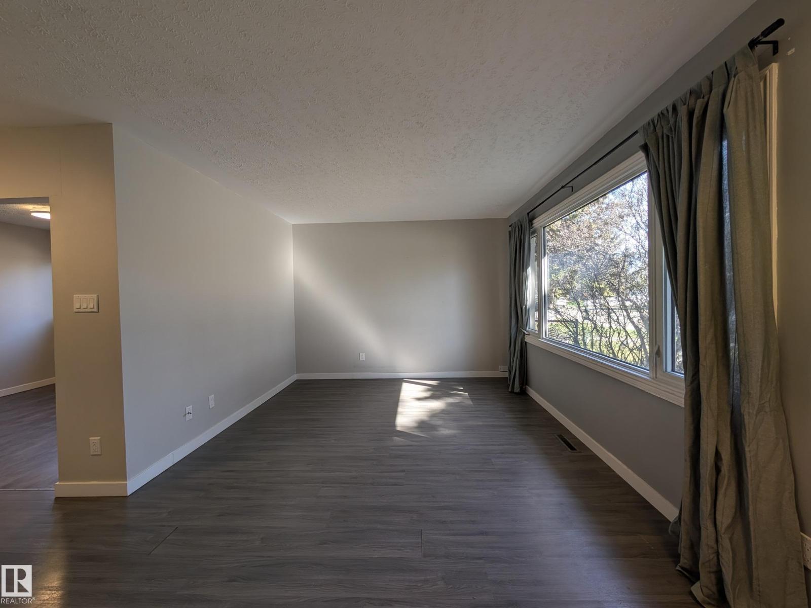 13528 139 St Nw, Edmonton, Alberta  T5L 2C4 - Photo 4 - E4486864