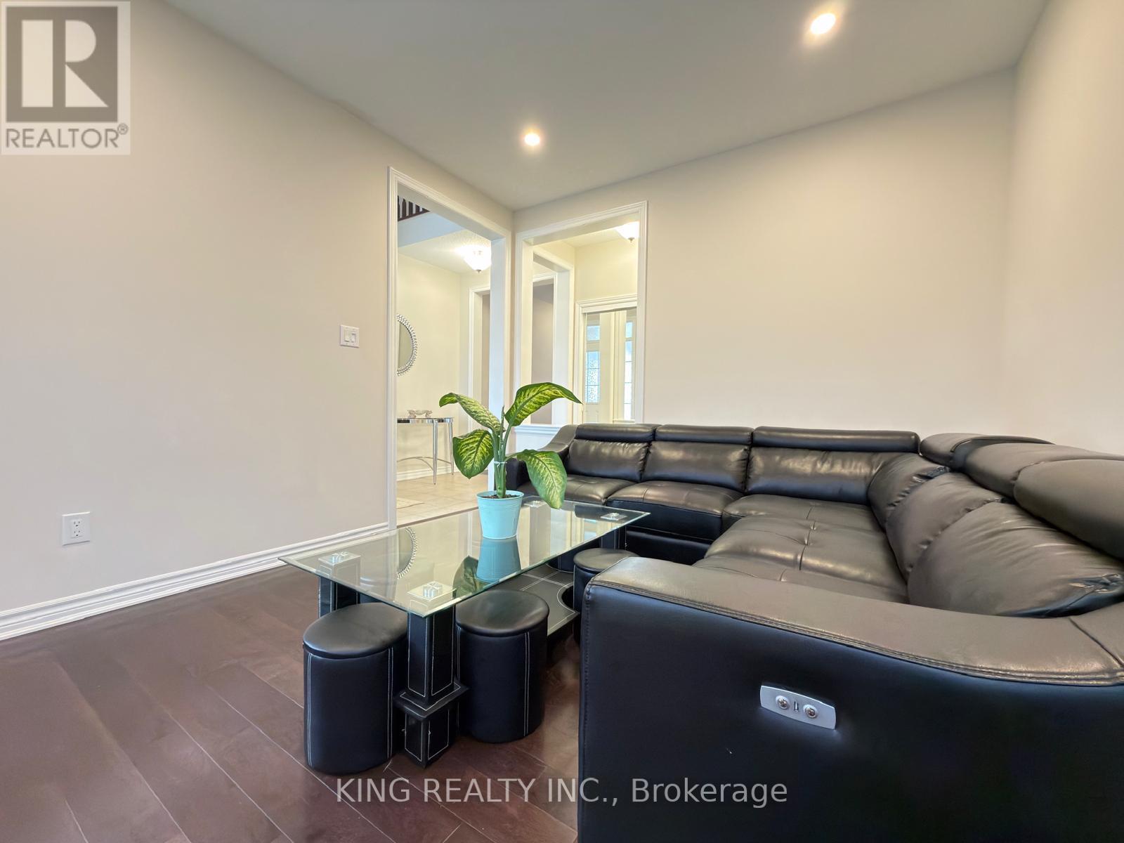24 Palmeto Court, Ottawa, Ontario  K2S 0X2 - Photo 3 - X13107734
