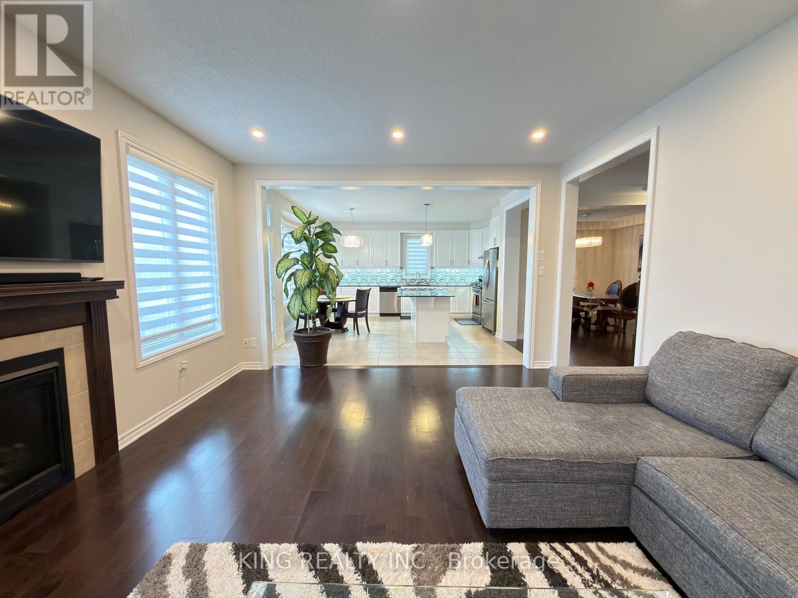24 Palmeto Court, Ottawa, Ontario  K2S 0X2 - Photo 8 - X13107734