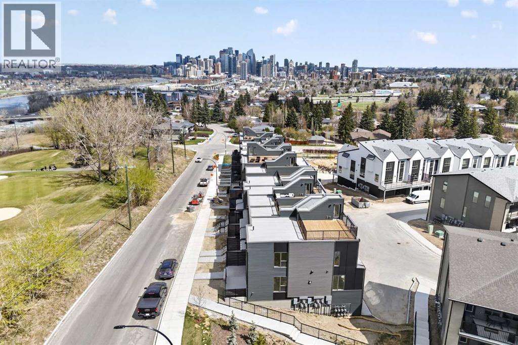 2537 Sovereign Crescent Sw, Calgary, Alberta  T3C 3Y3 - Photo 2 - A2308805