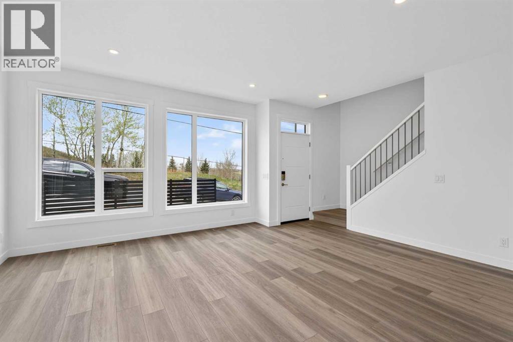 2537 Sovereign Crescent Sw, Calgary, Alberta  T3C 3Y3 - Photo 6 - A2308805