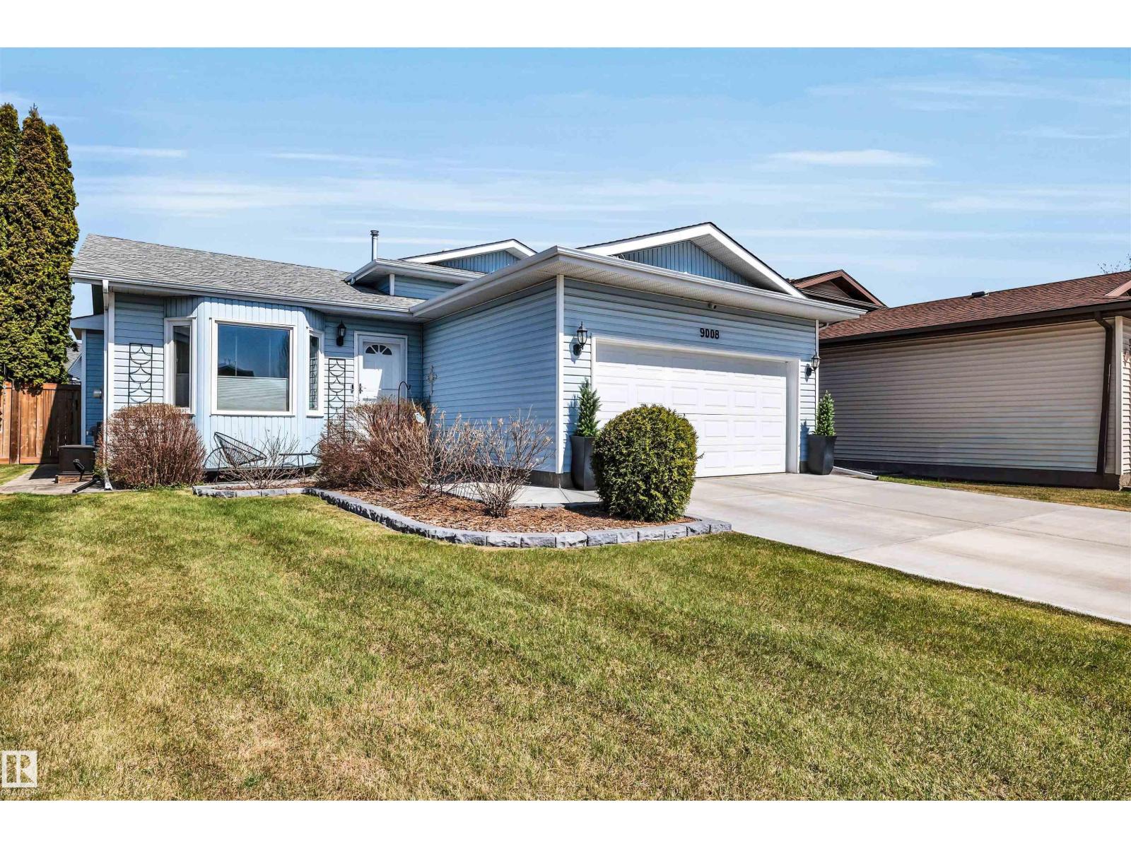 9008 169a Av Nw, Edmonton, Alberta  T5Z 2X5 - Photo 2 - E4486865