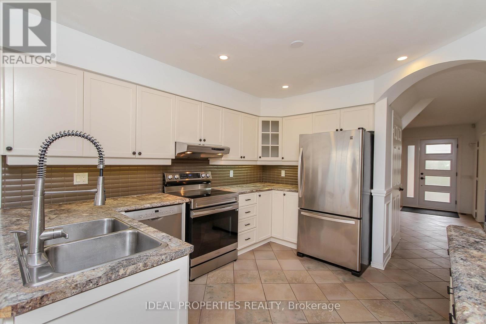 1 Acklam Terrace, Ottawa, Ontario  K2K 2H1 - Photo 18 - X13107796
