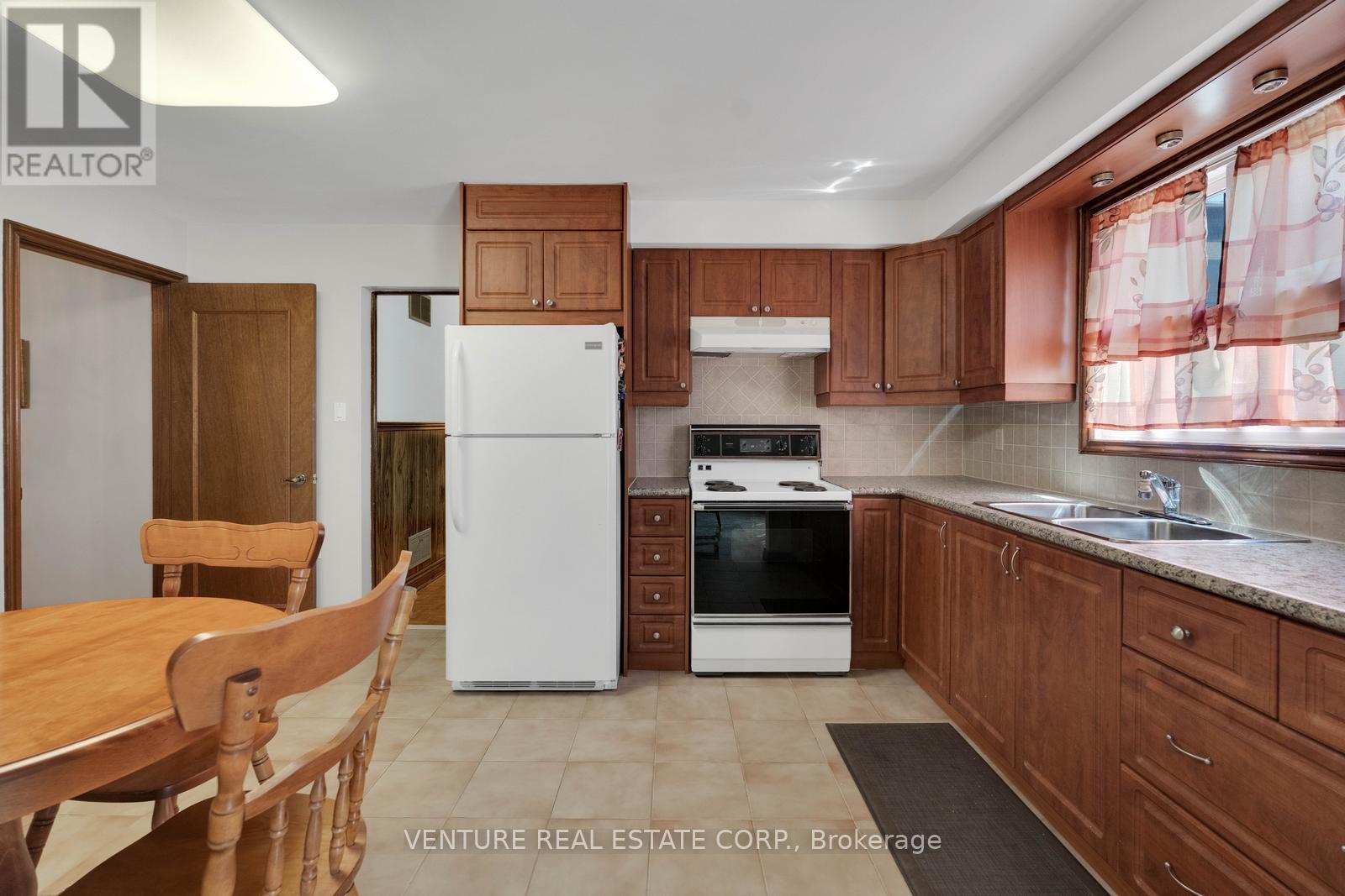 83 Jeanne Drive, Vaughan, Ontario  L4L 1X8 - Photo 13 - N13107806