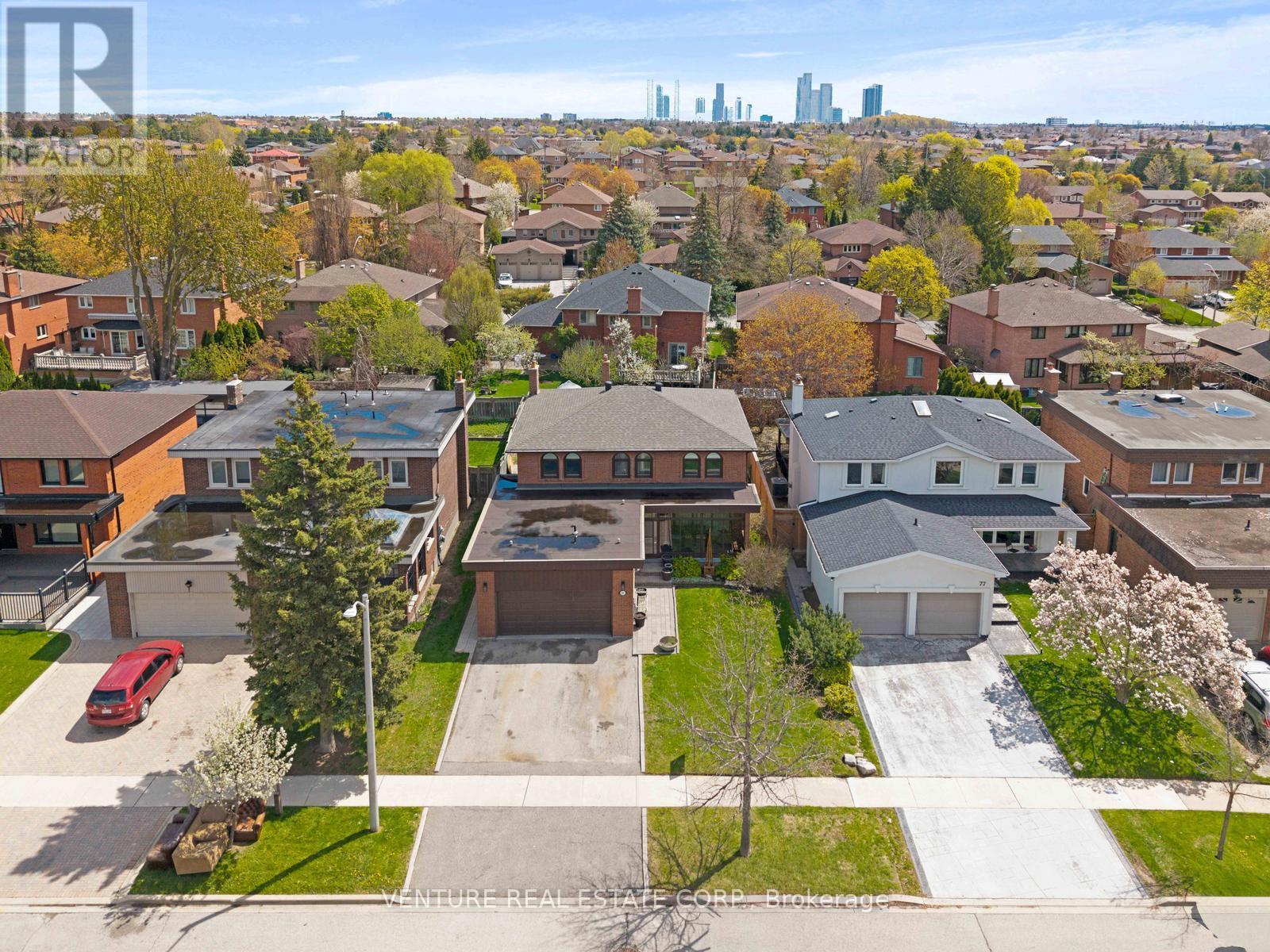 83 Jeanne Drive, Vaughan, Ontario  L4L 1X8 - Photo 3 - N13107806