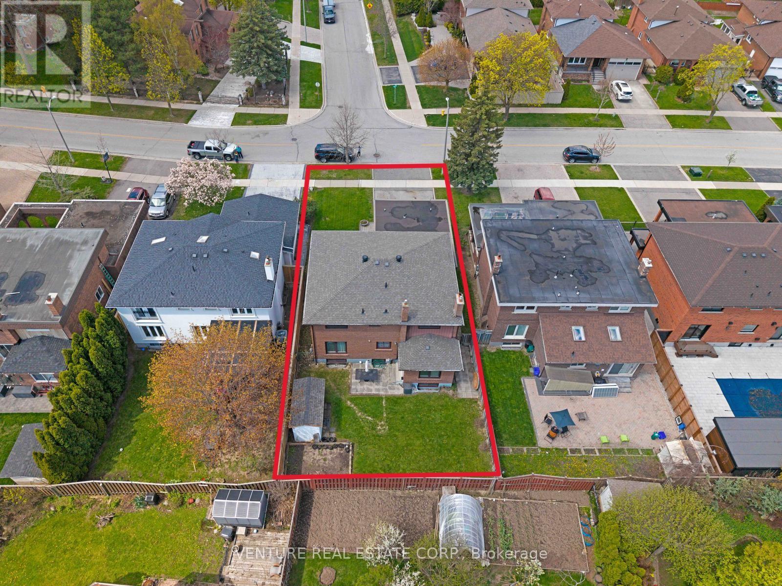 83 Jeanne Drive, Vaughan, Ontario  L4L 1X8 - Photo 4 - N13107806
