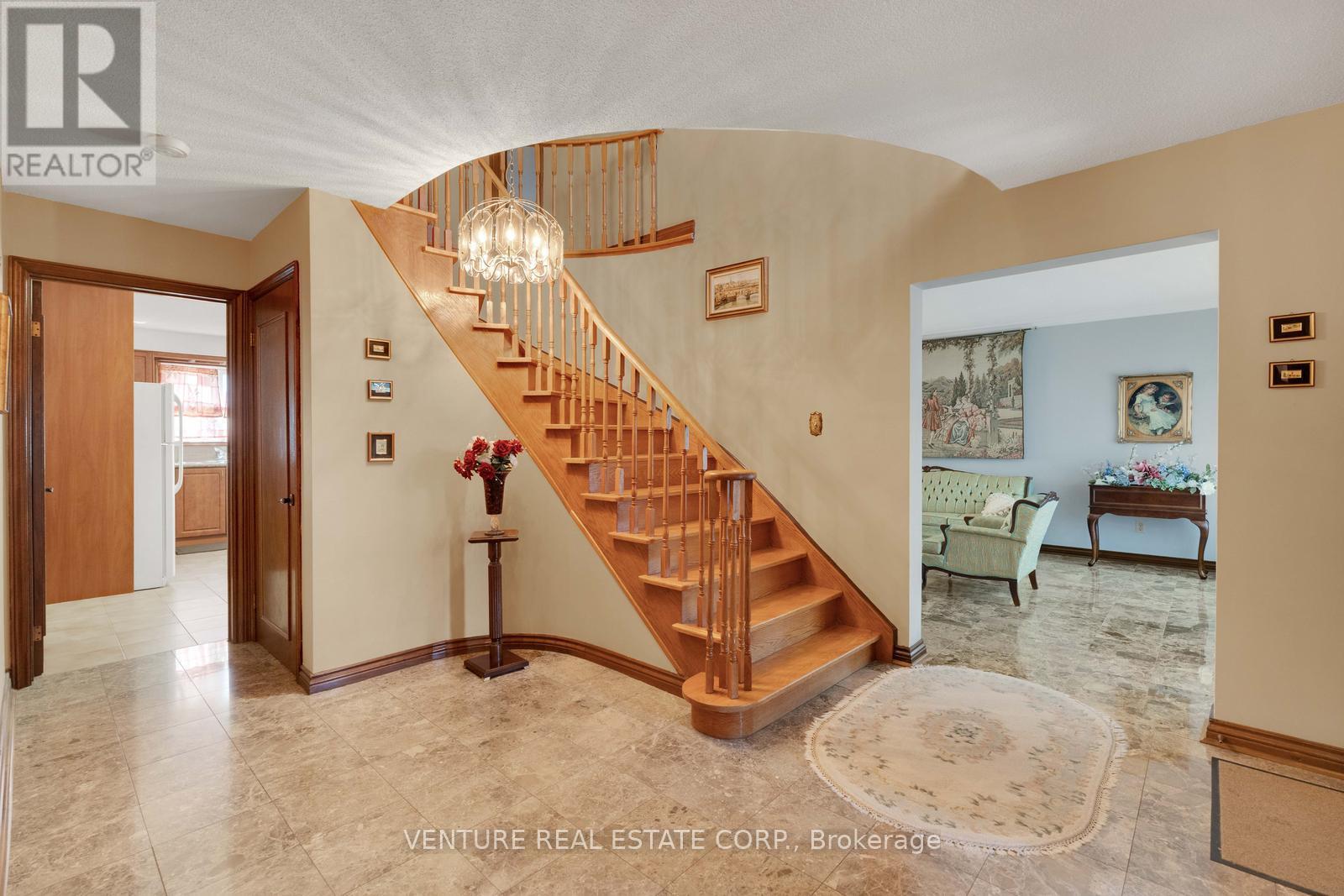 83 Jeanne Drive, Vaughan, Ontario  L4L 1X8 - Photo 8 - N13107806