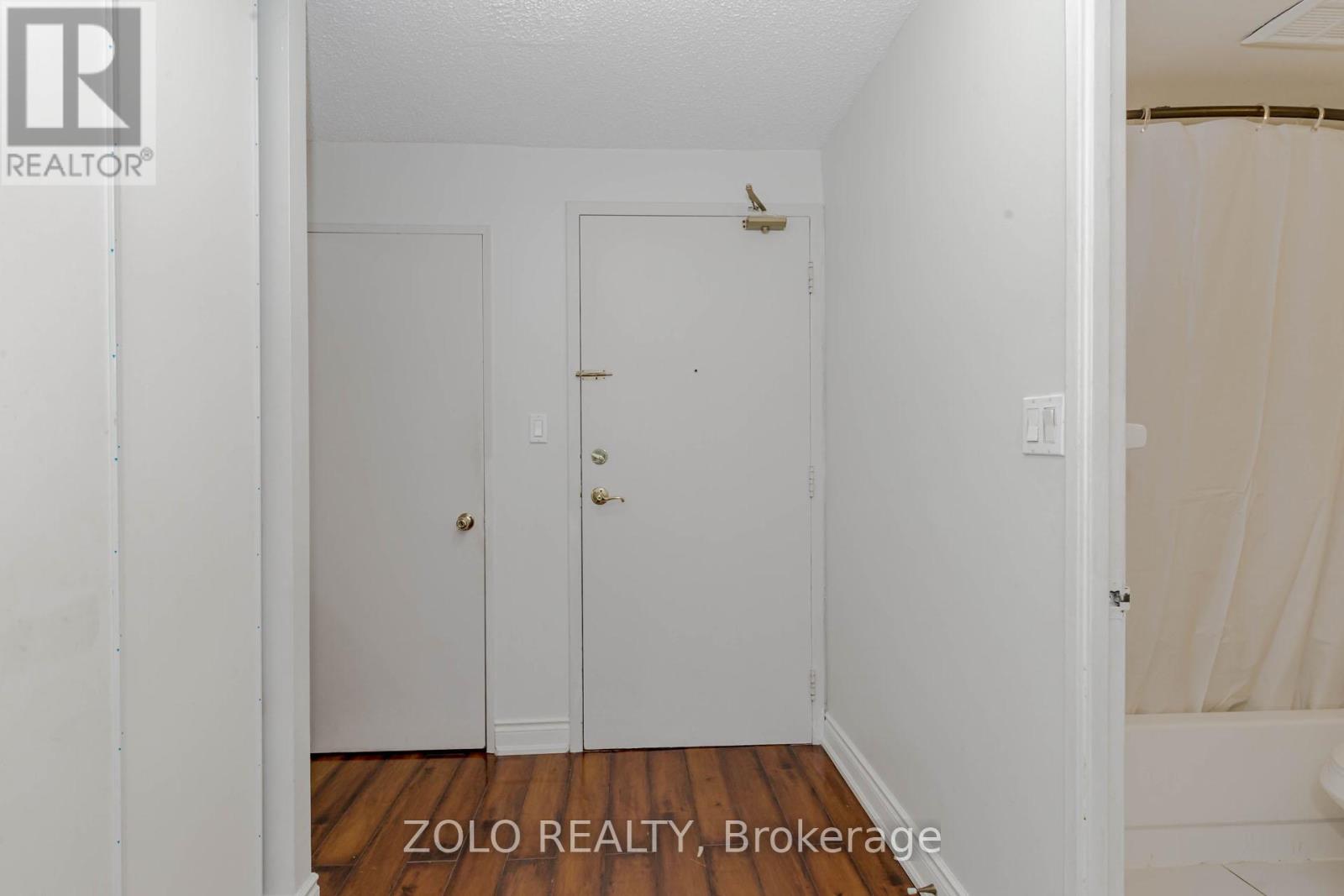 111 - 145 Hillcrest Avenue, Mississauga, Ontario  L5B 3Z1 - Photo 10 - W13107770