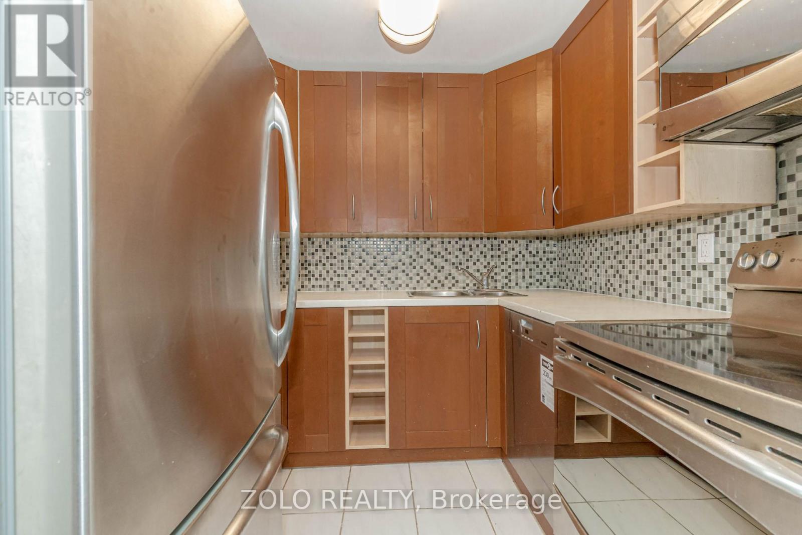 111 - 145 Hillcrest Avenue, Mississauga, Ontario  L5B 3Z1 - Photo 14 - W13107770