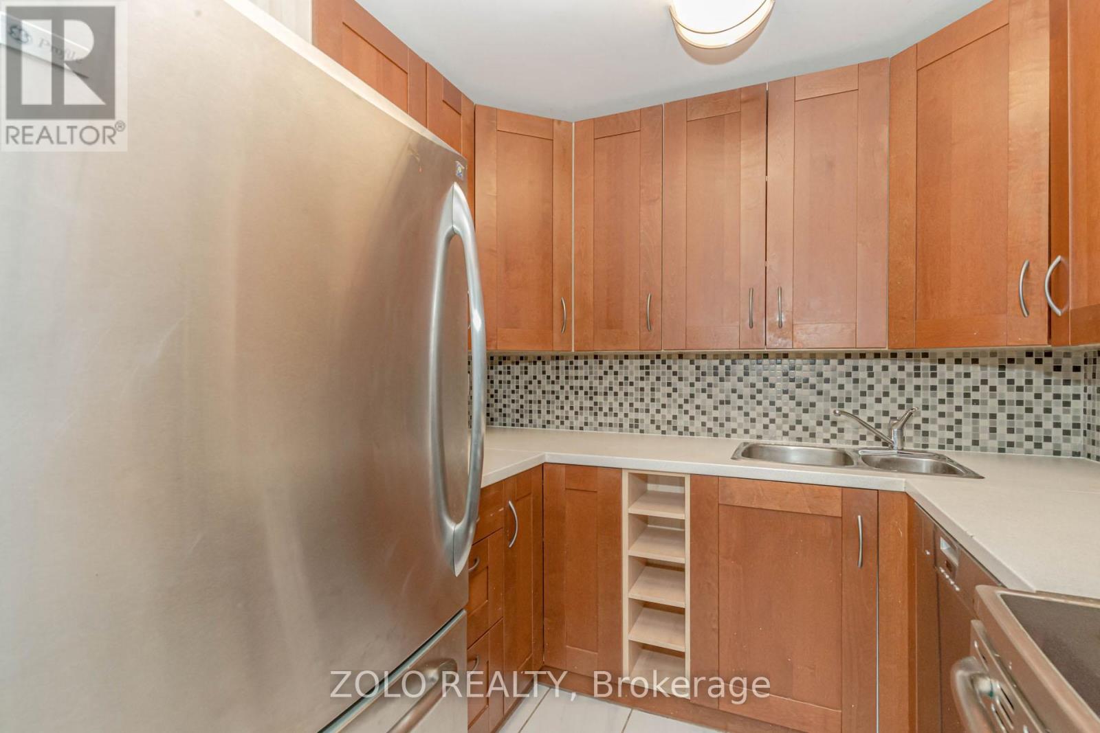 111 - 145 Hillcrest Avenue, Mississauga, Ontario  L5B 3Z1 - Photo 15 - W13107770