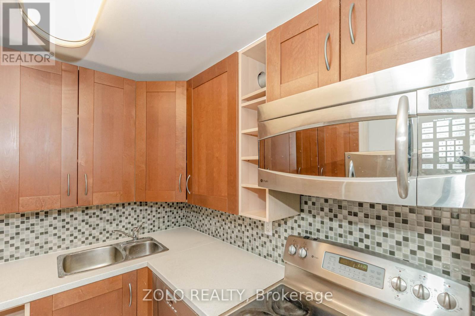 111 - 145 Hillcrest Avenue, Mississauga, Ontario  L5B 3Z1 - Photo 17 - W13107770