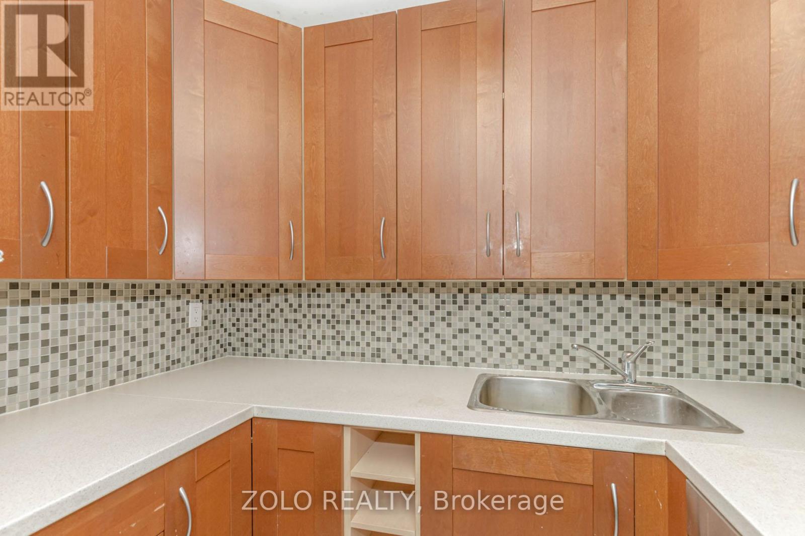 111 - 145 Hillcrest Avenue, Mississauga, Ontario  L5B 3Z1 - Photo 18 - W13107770
