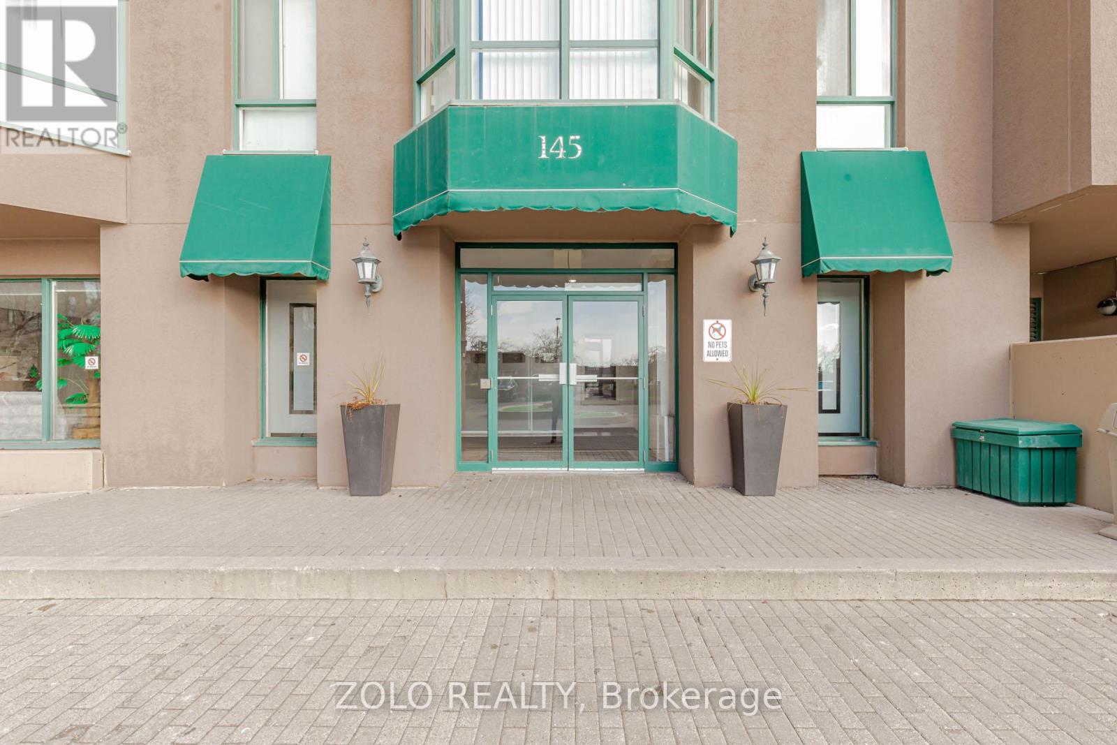 111 - 145 Hillcrest Avenue, Mississauga, Ontario  L5B 3Z1 - Photo 2 - W13107770