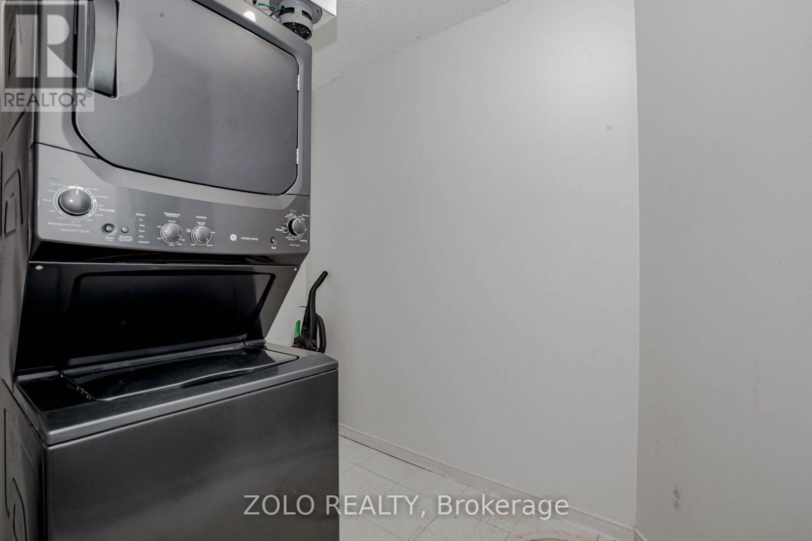 111 - 145 Hillcrest Avenue, Mississauga, Ontario  L5B 3Z1 - Photo 35 - W13107770