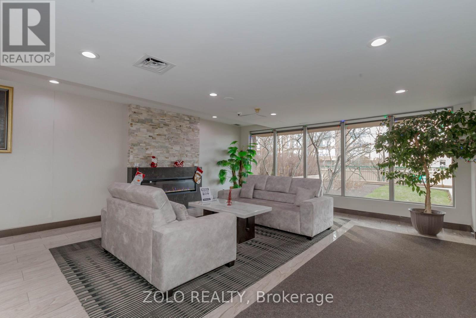 111 - 145 Hillcrest Avenue, Mississauga, Ontario  L5B 3Z1 - Photo 6 - W13107770