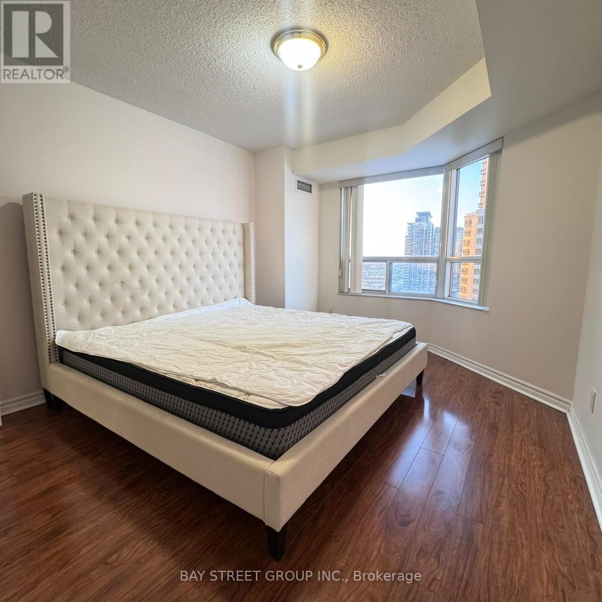 2021 - 25 Kingsbridge Garden Circle, Mississauga, Ontario  L5R 4B1 - Photo 13 - W13107814