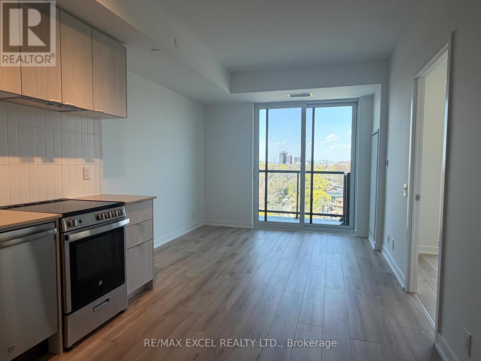 1013 - 1660 Bloor Street W, Toronto, Ontario  M6P 1B1 - Photo 6 - W13107822