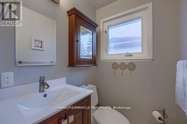 4 Derwent Avenue, Brampton, Ontario  L6W 1K2 - Photo 11 - W13107824