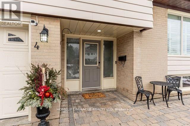 4 Derwent Avenue, Brampton, Ontario  L6W 1K2 - Photo 2 - W13107824