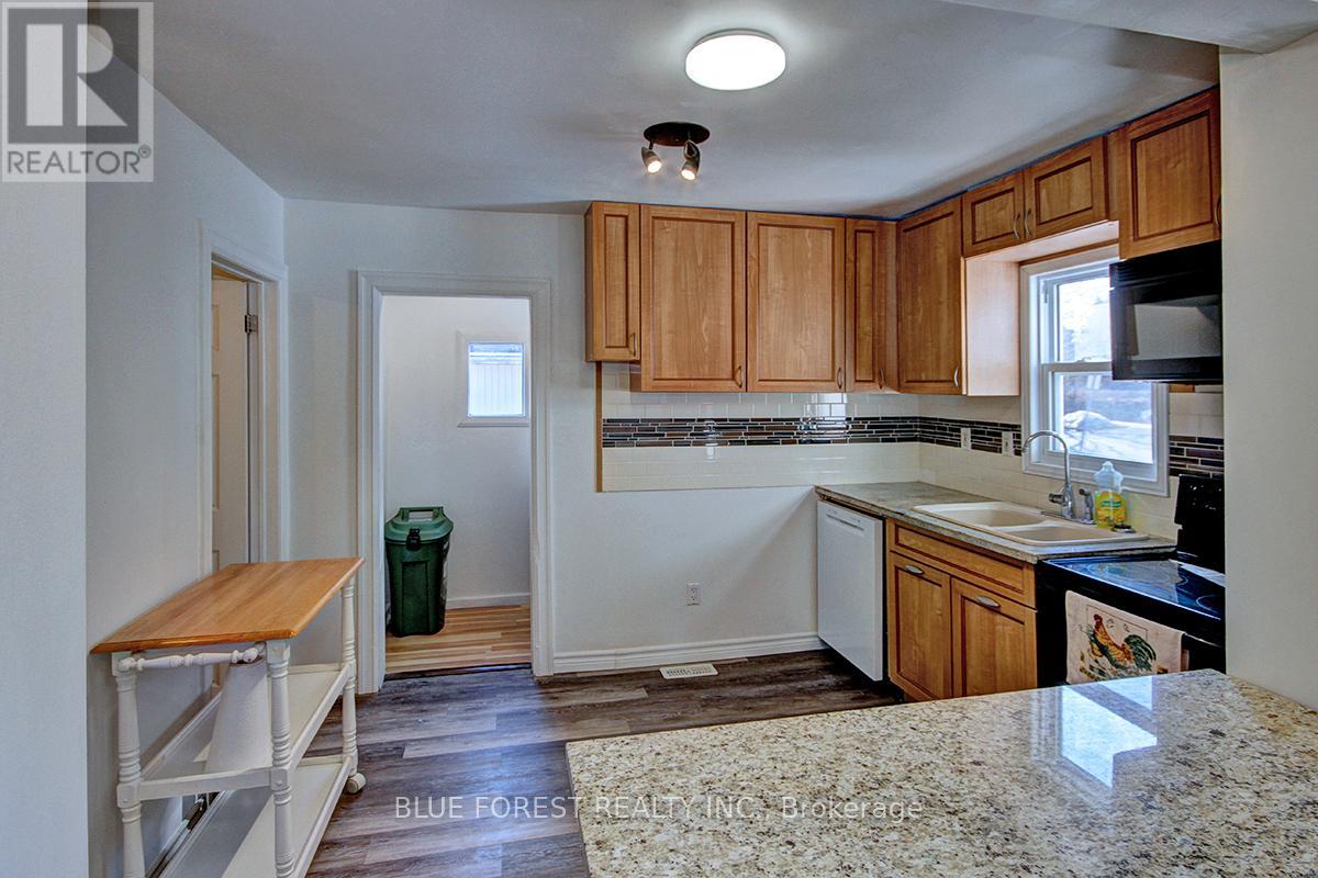 146 Emerson Avenue, London South, Ontario  N5Z 3L6 - Photo 6 - X13107838