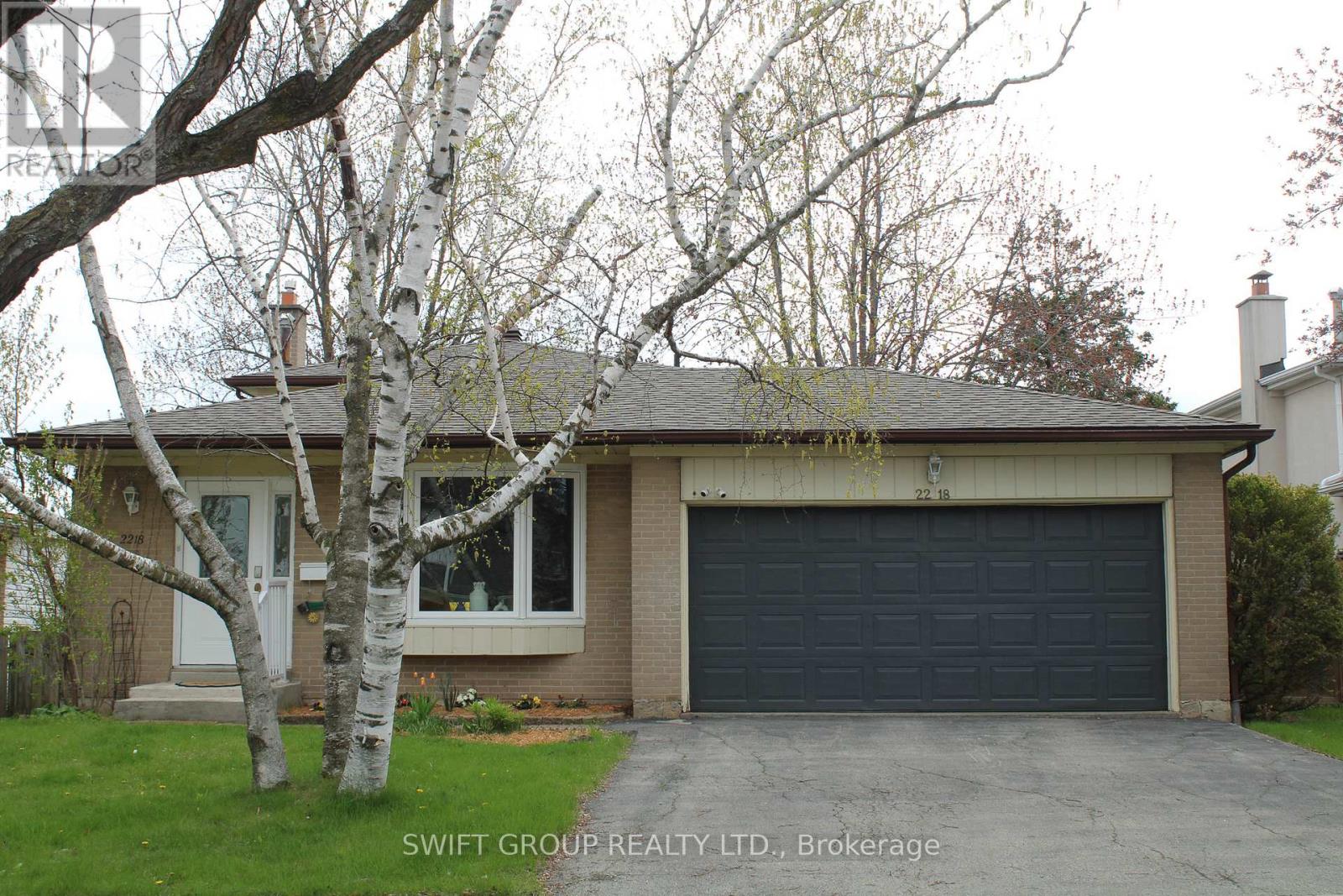 2218 Buttonbush Crescent, Mississauga, Ontario  L5L 1C5 - Photo 2 - W13075400
